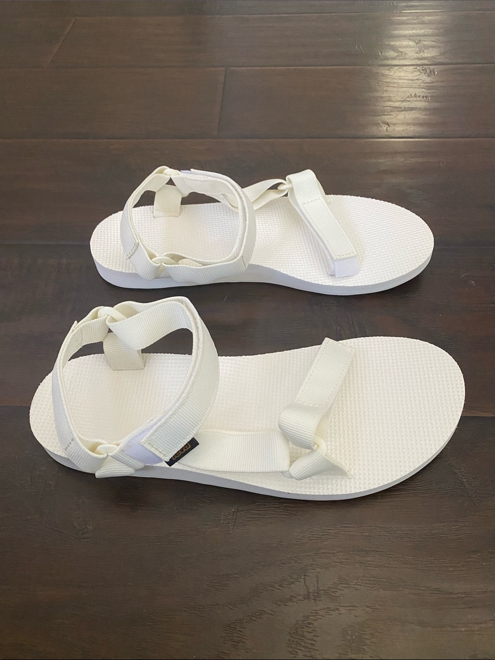 New with box Teva Orignal Universal BRWH sandals women’s size 7 & 10